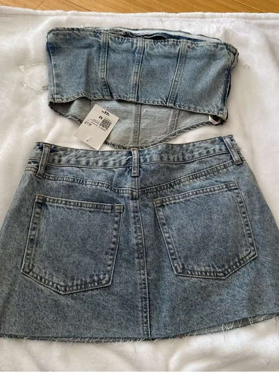 NWT Forever 21 Embellished Denim Corset Top + Mini Skirt Set - Light Blue - Picture 6 of 7